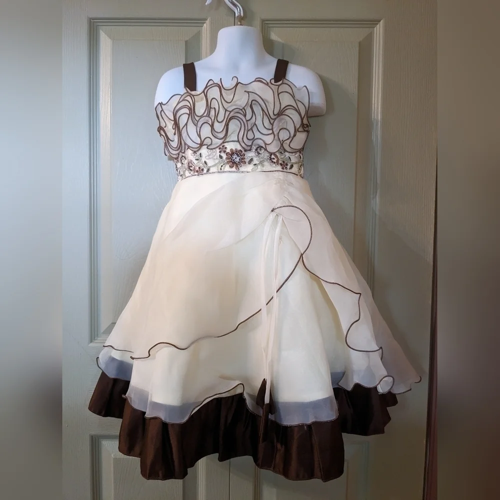 New with Tags Classic Fashion Easter Party Dress, Size 5, T10